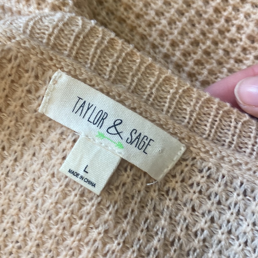 Tilly’s Sweater - Picture 6 of 9